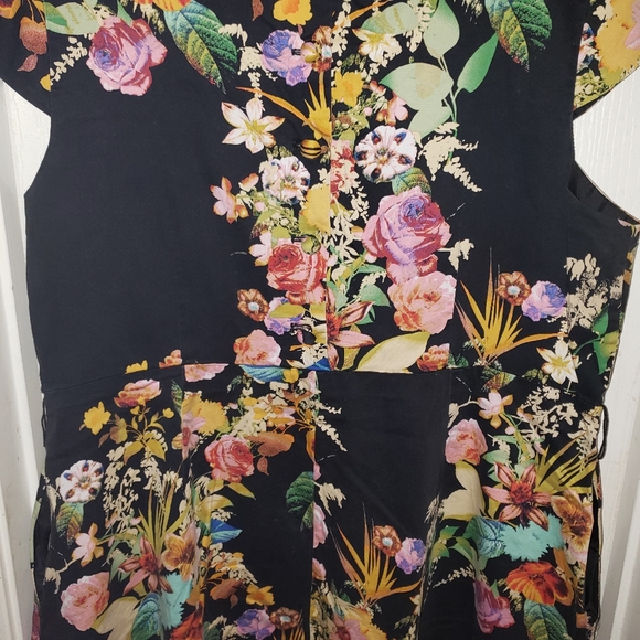 22w Flower Dress - Picture 4 of 4